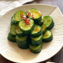 【ピリ辛きゅうり】調味料と混ぜて、ポリ袋で完成!
