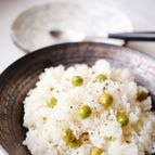 春の足音「グリーンピースオイルごはんブラックペッパー風味」