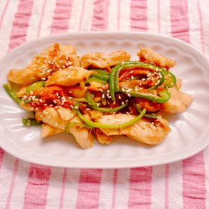 ビートの作ってみた!投稿(安ウマ下味冷凍♪ボリューム満点『むね肉のチンジャオロース風』)