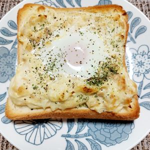 よっこの作ってみた!投稿(【とろ〜り卵の新玉ツナマヨトースト】サクとろ食感♪)