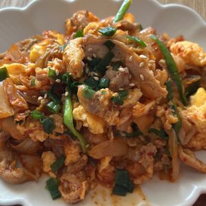 りっちゃんの作ってみた!投稿(『豚キムチのふんわり卵炒め』ご飯に合う！まろやかな味わい♪)