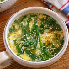 にらたまとろみスープ【材料二つ！迷ったときにパパっと作れる】