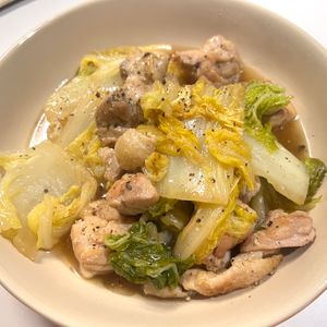 しーちゃんの作ってみた!投稿(【白菜と鶏肉の旨塩煮】食材2つで簡単！節約ヘルシーおかず♡)
