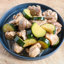お弁当にも♪鶏肉とズッキーニのオイスターソース炒め