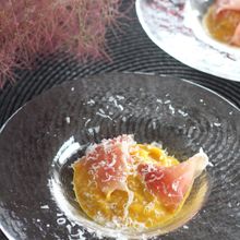 火を使わない簡単おもてなし♪かぼちゃのピュレと生ハムの前菜