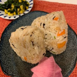 ぐ〜たら子の作ってみた!投稿(【ひじきとツナの炊き込みご飯】栄養満点◎入れて待つだけ！)