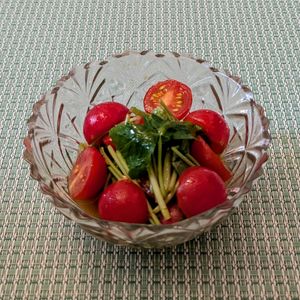 𝔂𝓾𝓶𝓲🍓の作ってみた!投稿(ミニトマトと三つ葉のわさび醬油マリネ)