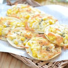 体力がつく！鮭とトウモロコシのひとくちピザ