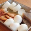 鶏の旨みたっぷりのねぎま入りおでんの下準備