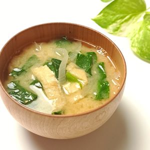 とのちゃまの作ってみた!投稿(【小松菜と油揚げのお味噌汁】サッと炒めて煮るだけ♪)