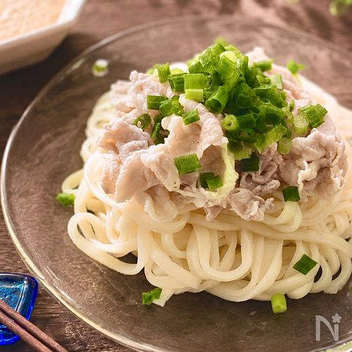 特製豆乳ごまだれで食べる♪豚しゃぶうどん
