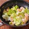 【えびとレタスの卵炒飯】おうちで絶品！何度も食べたい炒飯♪の工程2
