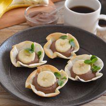 餃子の皮で!バナナチョコのミニパイ。カスタードはレンジで。