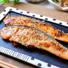 簡単下味冷凍♡ほんのり甘い『鮭のごまみりん漬け』