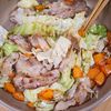行列の定食屋さんの🍚豚バラキャベツのご飯が進むお味噌汁🤩の工程3