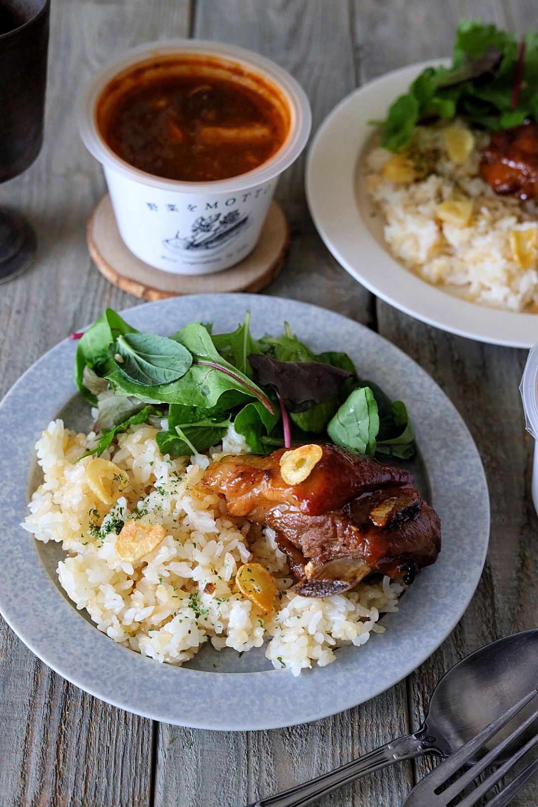 夏のスタミナワンプレート【スペアリブとガーリックライス】 | レシピ