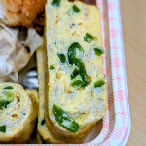 まゆのの作ってみた!投稿(ピーマンを美味しく☆たっぷりしらすとピーマンの卵焼き)