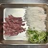 大根とスモークタンのサラダ〜柚子こしょう風味の工程1