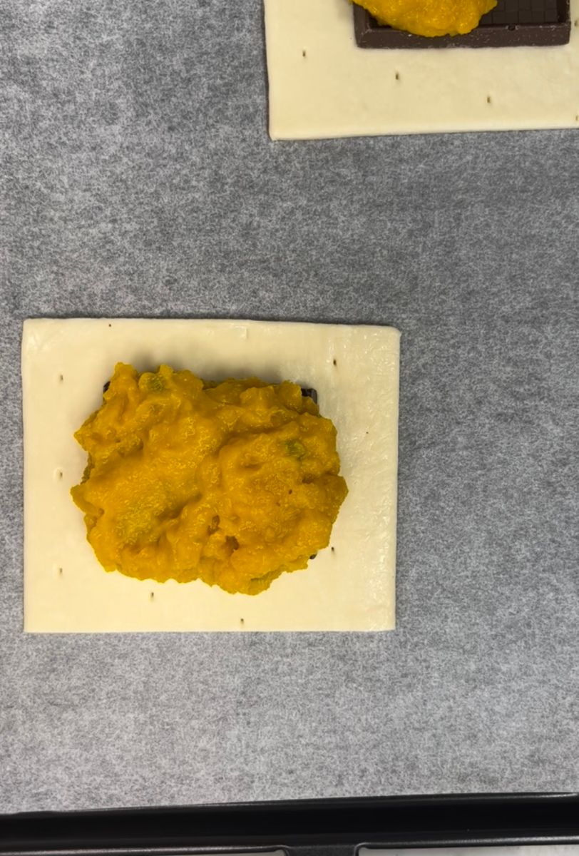 ハロウィンパイ 2025ハロウィン]キットカット ハロウィン アップルパイ味 9枚