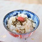 山芋・梅・塩昆布の炊き込みごはん