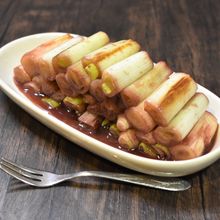 オシャレな彩り♪白ねぎの赤ワイン炒め