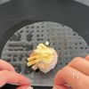 〖 時短ワザ 〗ライスペーパー海老カツの工程1