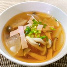 大根としめじのハムの中華スープ