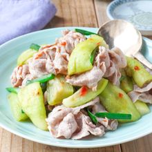 \10分主菜/豚肉となすのピリ辛翡翠和え