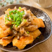 ワンパンお手軽♩【しっとり鶏むね肉ときのこのみぞれ煮】