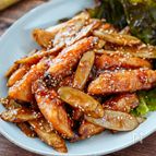 かりじゅわっと旨い！手羽中とごぼうの甘酢炒め