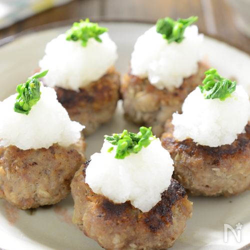 簡単おつまみ【肉団子のおろしポンのせ】柔らか肉団子が絶品♡