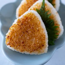 田舎の甘味噌の焼きおにぎり