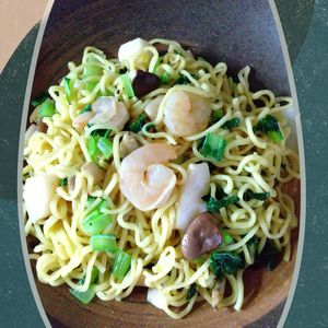 チョロリスの作ってみた!投稿(【海鮮塩焼きそば】冷凍シーフードミックスで簡単♪)