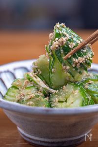 【５分だけ】蛇腹きゅうりの胡麻塩和え