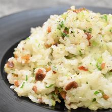子供たちもバクバク♪豚肉とセロリのカリカリ混ぜご飯