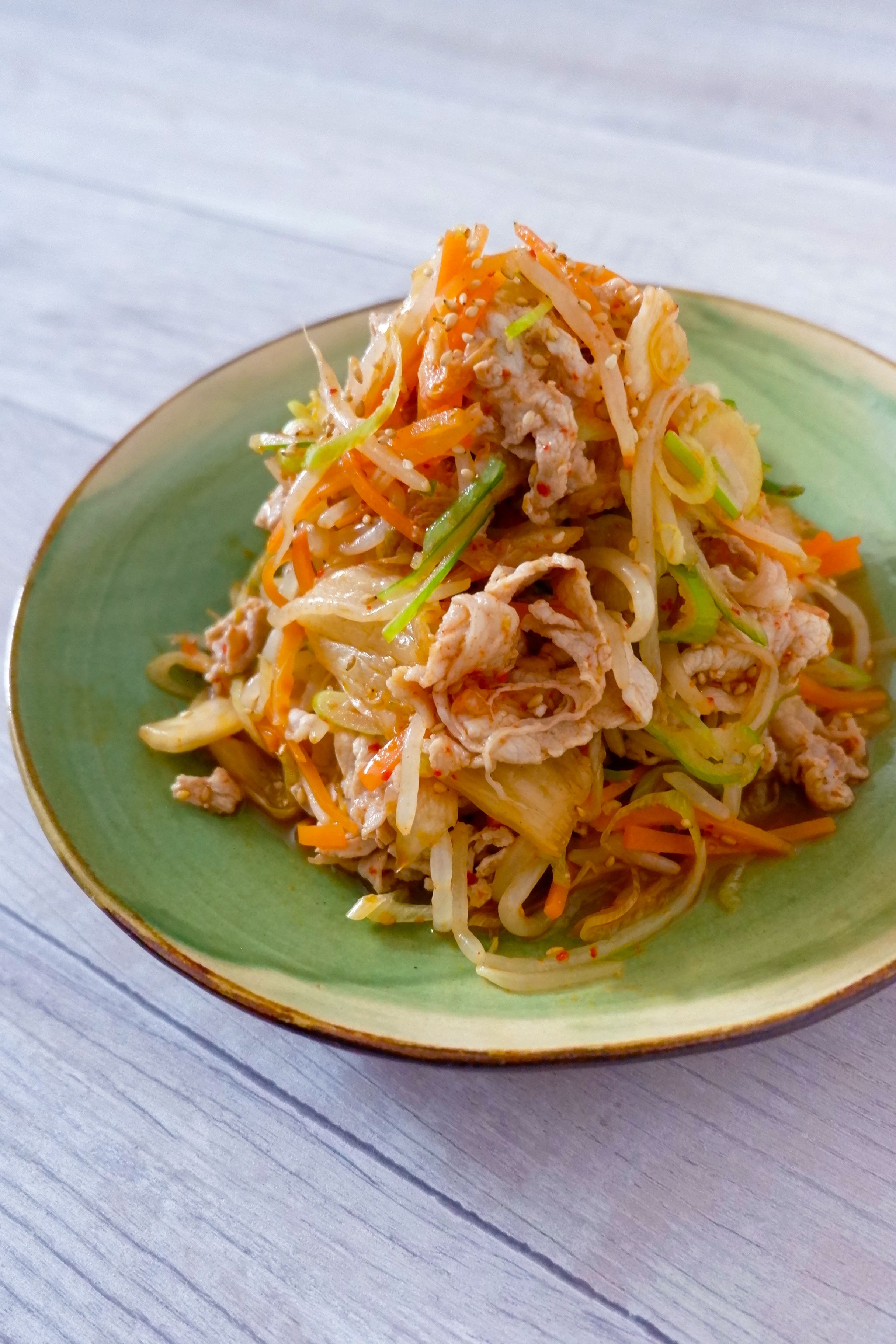 【ピリ辛うまだれ韓国風！】豚しゃぶとシャキシャキ野菜のサラダ | レシピサイトNadia