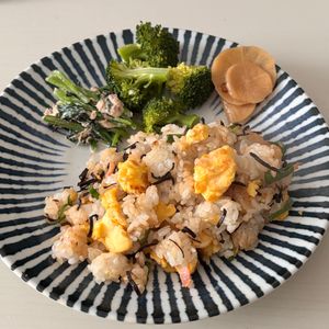 1079395の作ってみた!投稿(【塩こんぶバター炒飯】ウインナーと卵で絶品炒飯!味付け簡単♪)