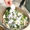 【ちくわと野菜のかき揚げ風】揚げないワンパンの工程2