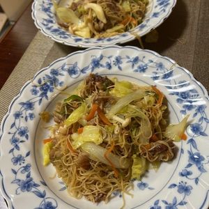 Hikeyの作ってみた!投稿(行列の定食屋さんの🍚濃厚オイスター肉野菜炒めビーフン🤩)