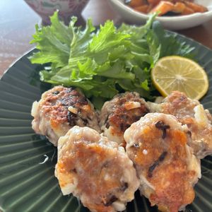 こむぎの作ってみた!投稿(＊長芋とえのきとはんぺんのもっちもち塩昆布チーズ豚つくね＊)