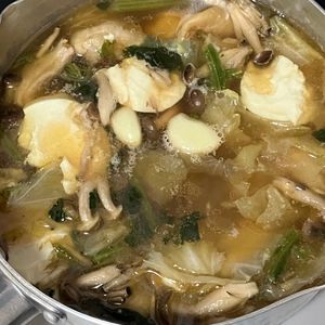 さっちゃんの作ってみた!投稿(【豚バラキャベツのもつ鍋風】焦がし醤油香る♬鍋の〆は辛麺風♡)
