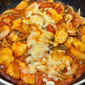 すみの作ってみた!投稿(【鶏むね肉のトマト煮込み】濃厚トマトソースにチーズがとろり♡)