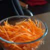 【子供の日に】ぎっしり人参の鯉のぼり春巻きの下準備