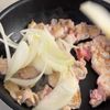 【ガッツリトンテキ丼】ワンパンで10分完成の工程2