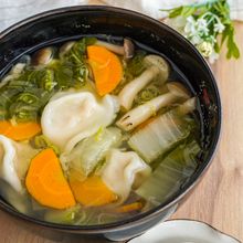 【切って鍋に入れるだけ】簡単！水餃子スープ