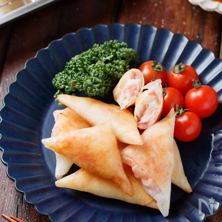 はんぺんとベーコンチーズの三角春巻き 冷凍保存 お弁当 By ｙｕｕ レシピサイト Nadia ナディア プロの料理家のおいしいレシピ