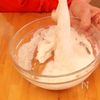 油脂、サイリウムハスクなしご飯のような米粉の丸パンの工程2