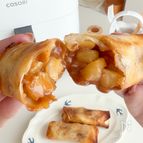 材料4つ 春巻きの皮で作る バターキャラメルアップルパイ