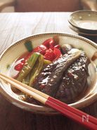 揚げずにウマい！スイートチリソースでなすとピーマンの南蛮漬け