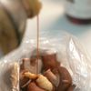 カリカリ食感がたまらない‼︎『しいたけの唐揚げ』の工程2